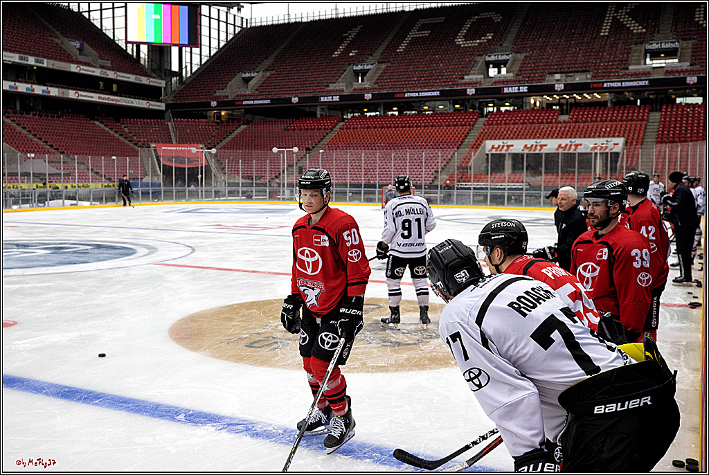 PENNY DEL WINTERGAME;  Kölner Haie Training; Köln, 02.12.2022